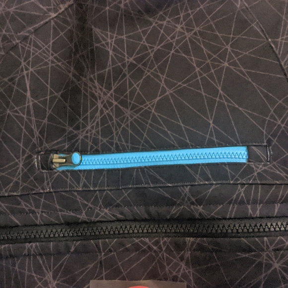 Under Armour women's snowboard jacket - Picture 8 of 17